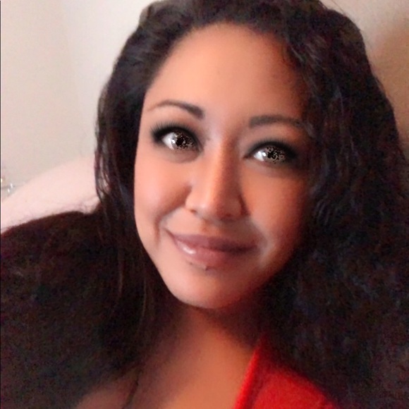 Meet your Posher, Faith - Picture 2 of 4